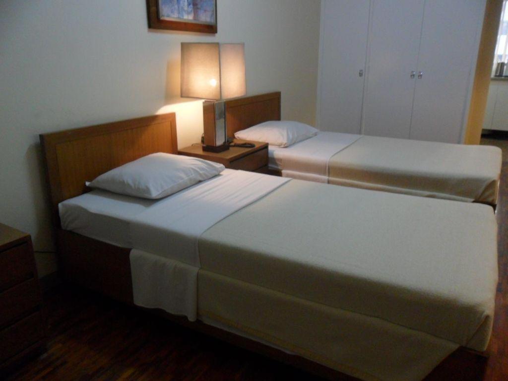 Amorsolo Mansion Hotel Манила Экстерьер фото