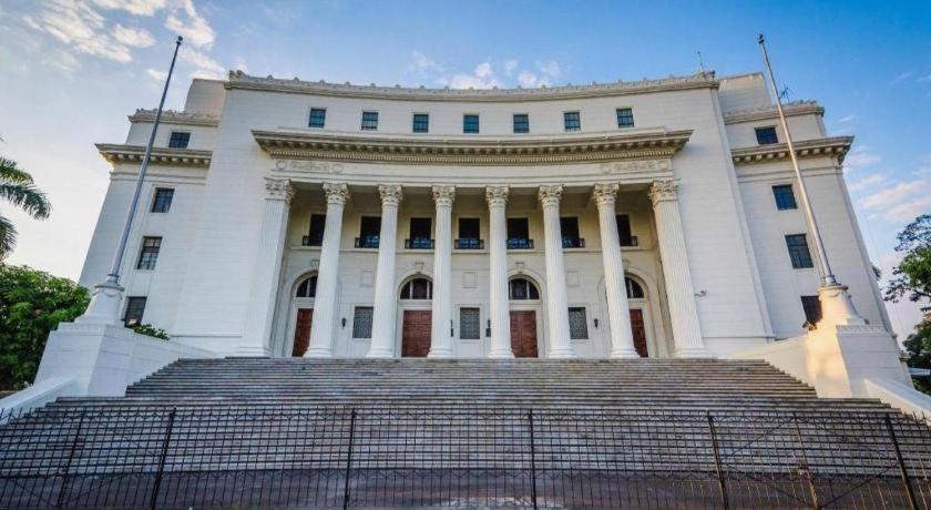 Amorsolo Mansion Hotel Манила Экстерьер фото